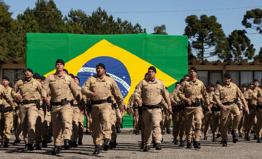 São José dos Pinhais, 11 de agosto de 2025 - A primeira dama do Paraná, Luciana Saito Massa, participa da formatura de Sargentos na Academia do Guatupê.