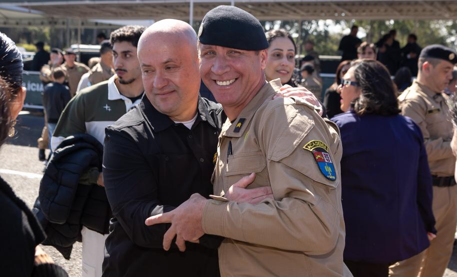 São José dos Pinhais, 11 de agosto de 2025 - A primeira dama do Paraná, Luciana Saito Massa, participa da formatura de Sargentos na Academia do Guatupê.