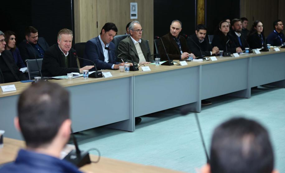 Governo do Estado recebe Plano de Biogás e Biometano do Paraná em reunião de comitê de governança