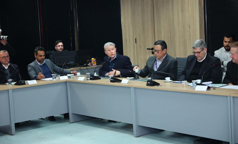 Governo do Estado recebe Plano de Biogás e Biometano do Paraná em reunião de comitê de governança