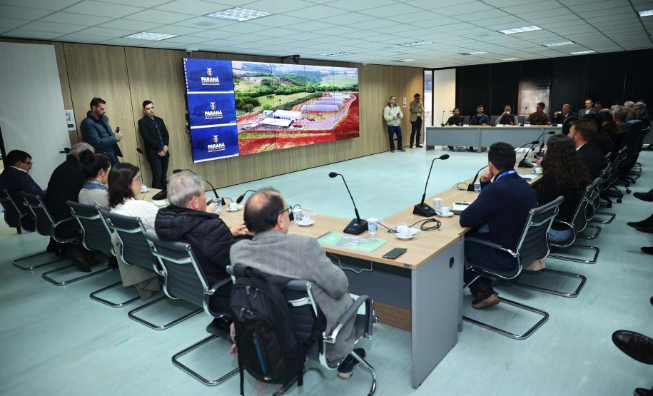 Governo do Estado recebe Plano de Biogás e Biometano do Paraná em reunião de comitê de governança
