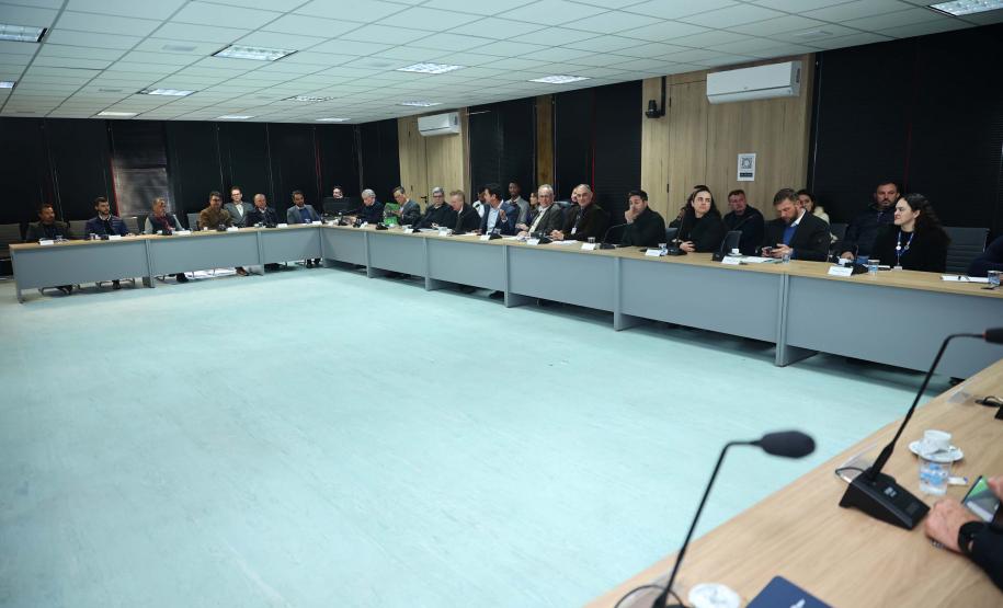 Governo do Estado recebe Plano de Biogás e Biometano do Paraná em reunião de comitê de governança