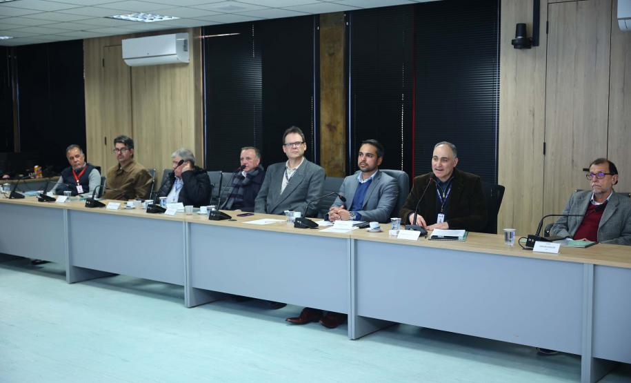 Governo do Estado recebe Plano de Biogás e Biometano do Paraná em reunião de comitê de governança