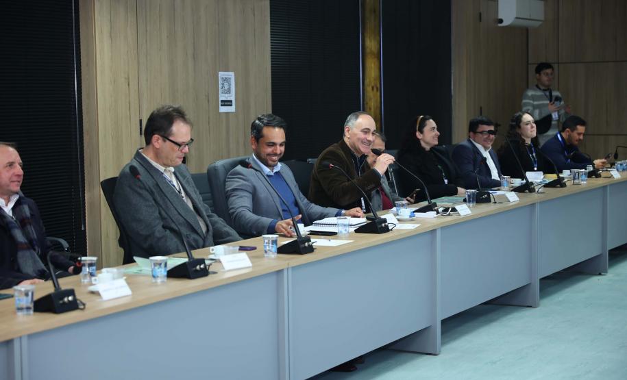 Governo do Estado recebe Plano de Biogás e Biometano do Paraná em reunião de comitê de governança