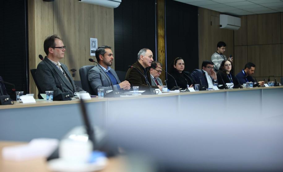 Governo do Estado recebe Plano de Biogás e Biometano do Paraná em reunião de comitê de governança