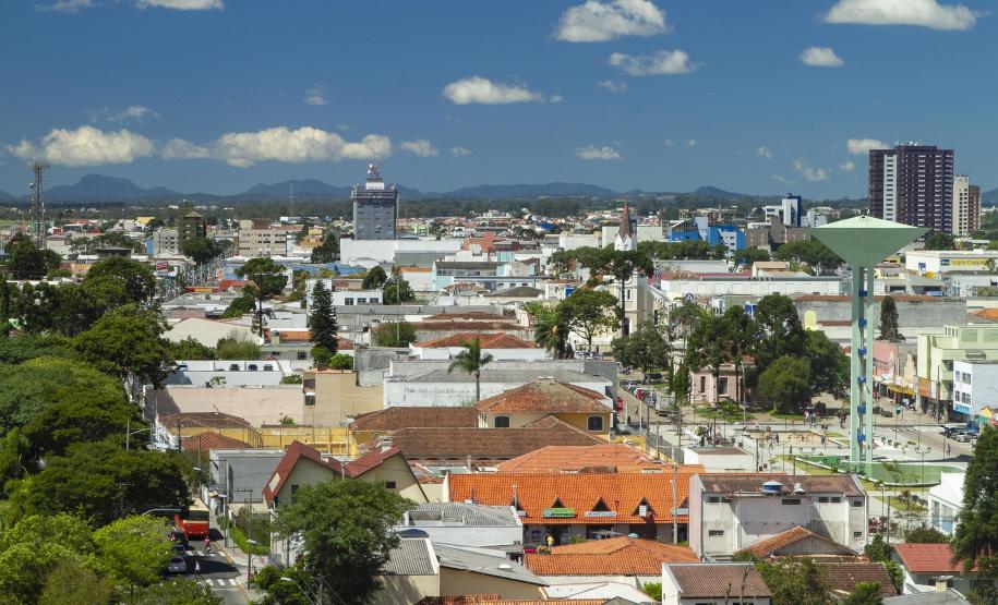 82% dos municípios do Paraná têm saldo positivo de empregos em 2025