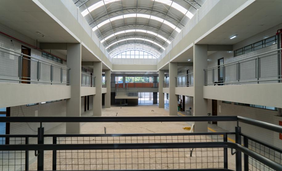 Pesquisa aponta aprovação alta da infraestrutura e merenda das escolas estaduais do Paraná