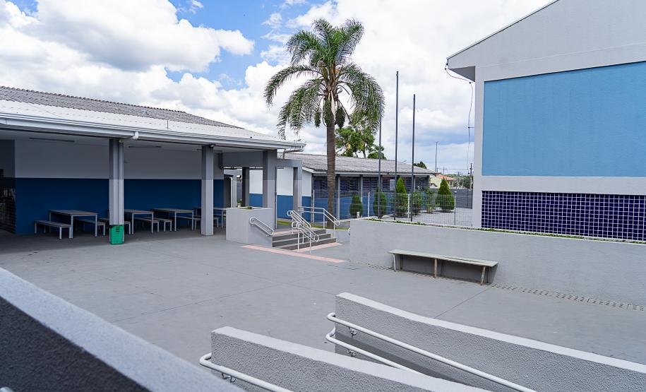 Pesquisa aponta aprovação alta da infraestrutura e merenda das escolas estaduais do Paraná