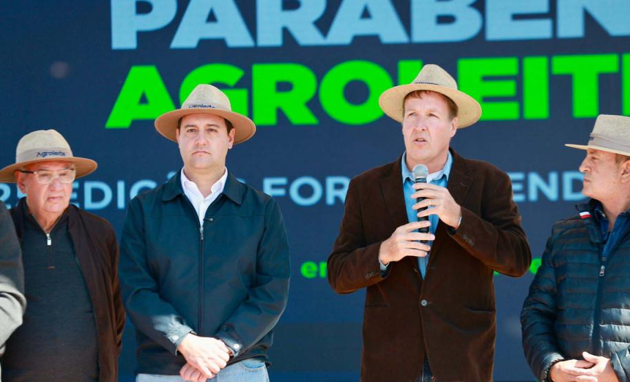 Ratinho Junior anuncia conclusão da pavimentação de Castro ao distrito do Socavão