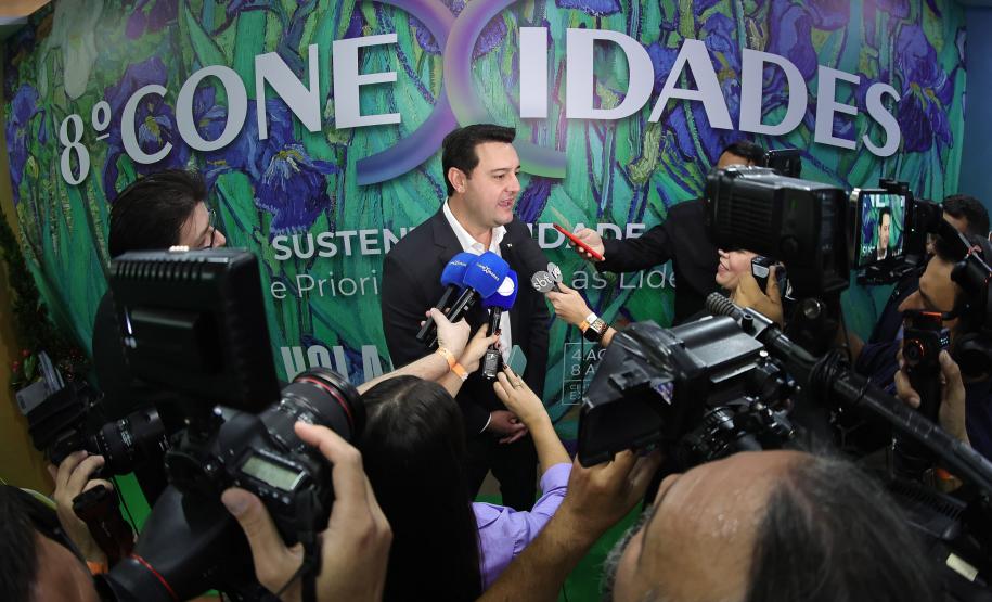 Ratinho Junior compartilha projetos de sucesso da educação no Conexidades