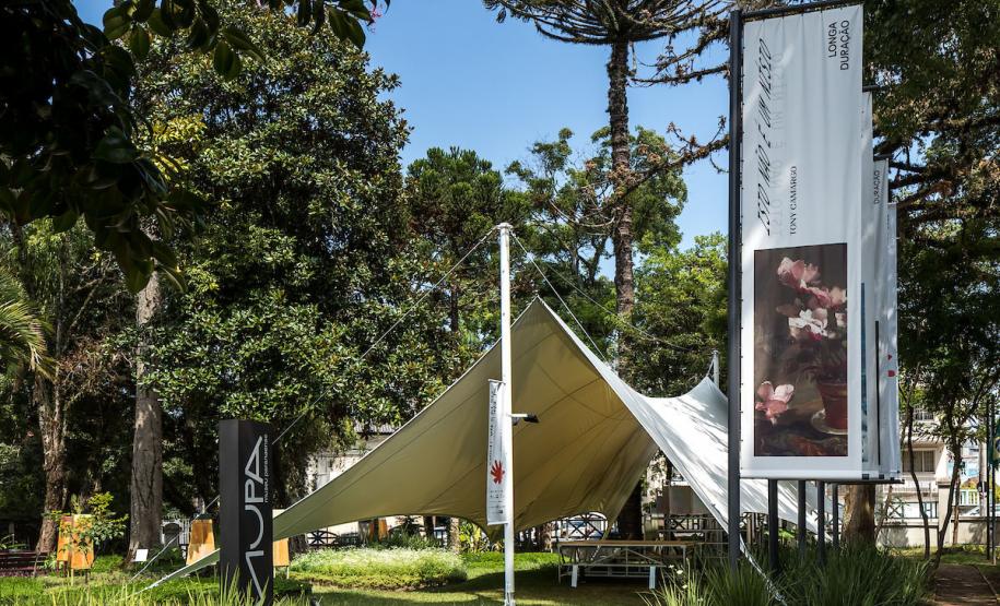 Exposição de Calderari, shows de humor e oficinas nos museus agitam a agenda cultural