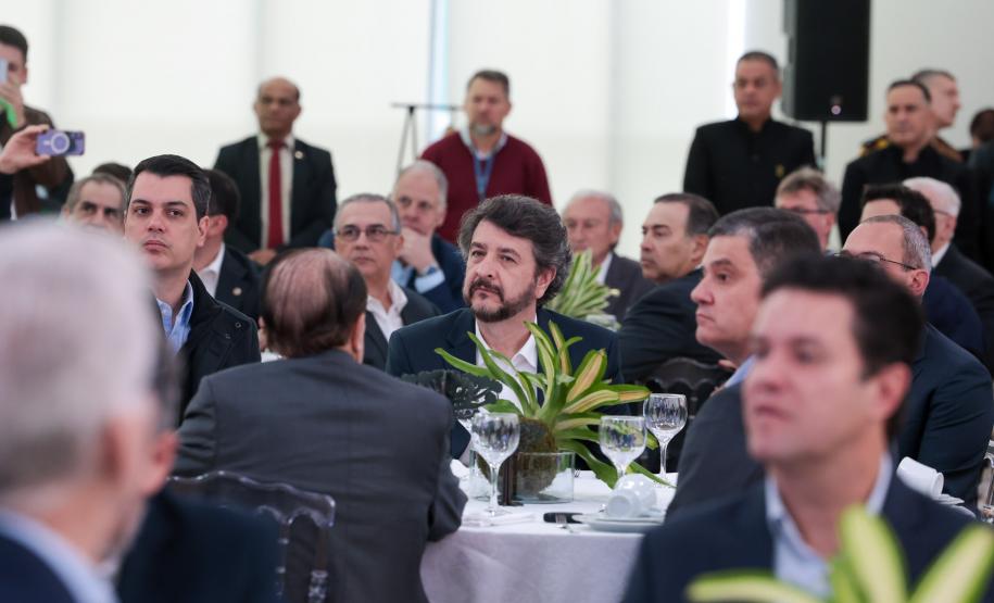 Ratinho Junior recebe Santiago Peña para debater novas oportunidades entre Paraná e Paraguai