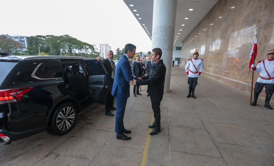 Ratinho Junior recebe Santiago Peña para debater novas oportunidades entre Paraná e Paraguai