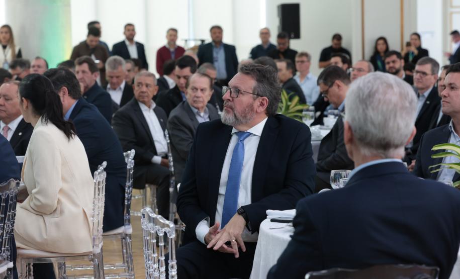 Ratinho Junior recebe Santiago Peña para debater novas oportunidades entre Paraná e Paraguai