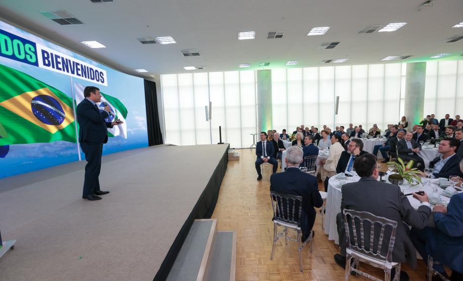 O governador Carlos Massa Ratinho Junior recebe nesta terça-feira(9), o presidente do Paraguai, Santiago Peña e comitiva do Paraguai no Palácio Iguaçu.