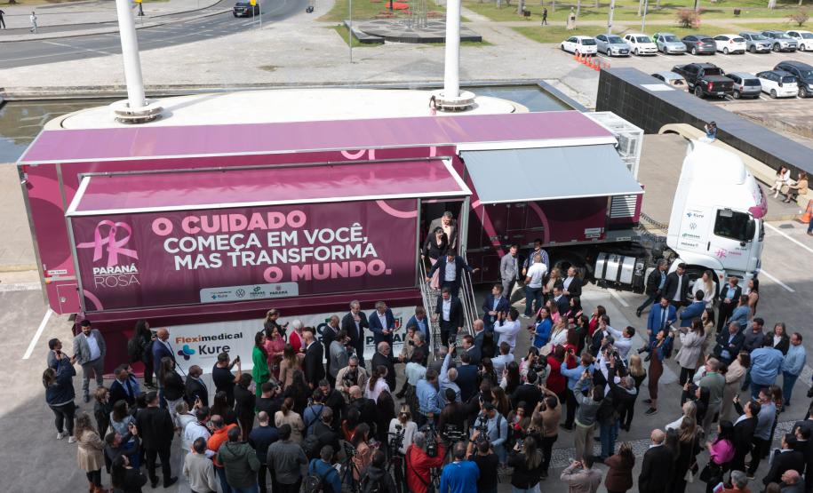 Paraná lança a mais completa unidade móvel de saúde da mulher do Brasil