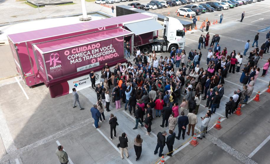 Paraná lança a mais completa unidade móvel de saúde da mulher do Brasil