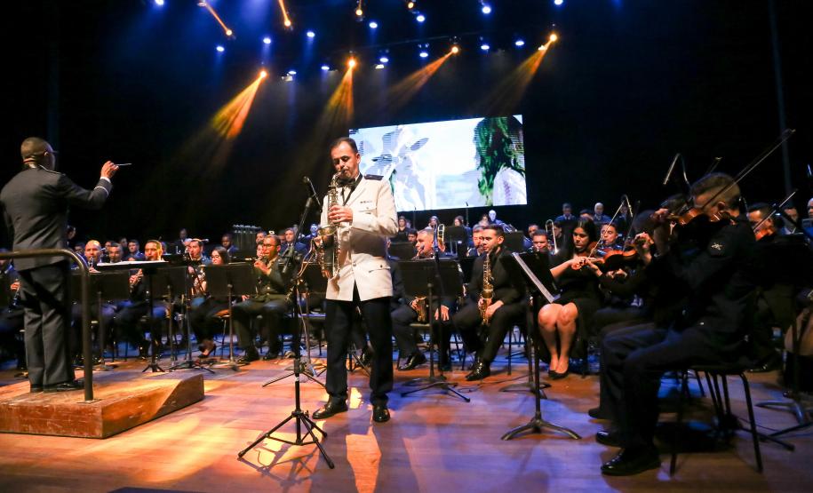 Exposição de Calderari, shows de humor e oficinas nos museus agitam a agenda cultural