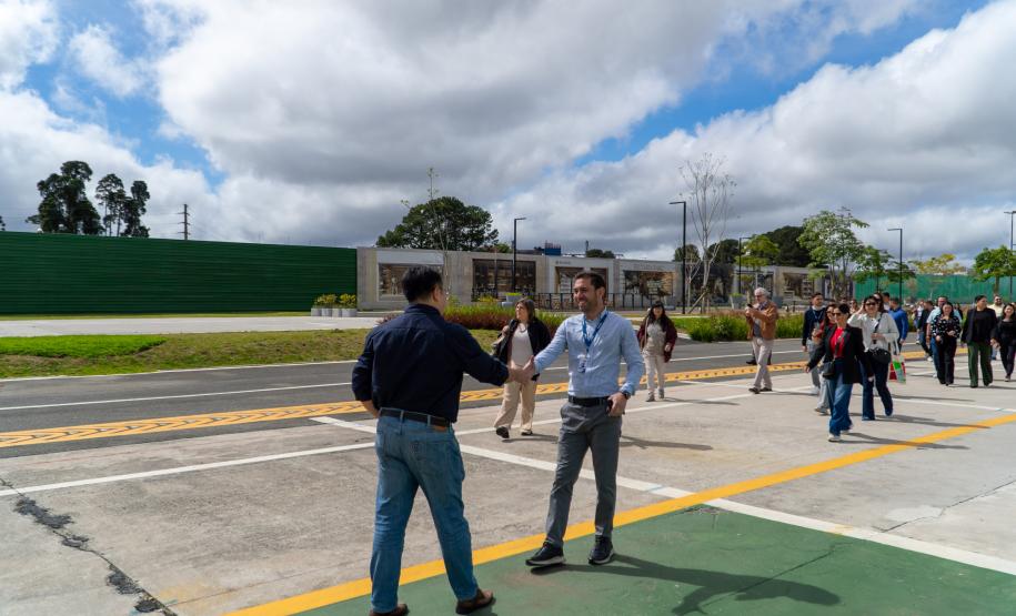 Bonde Urbano Digital trazido pelo Paraná desperta interesse no Brasil e de outros países