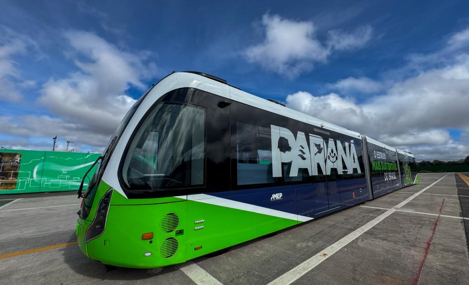 Bonde Urbano Digital trazido pelo Paraná desperta interesse no Brasil e de outros países