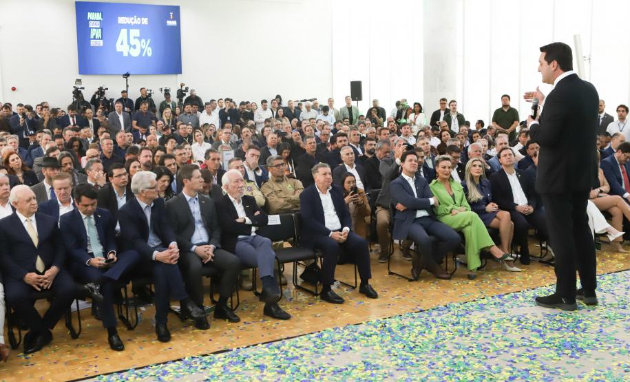 Ratinho Junior sanciona lei que reduz IPVA no Paraná e garante menor alíquota do Brasil