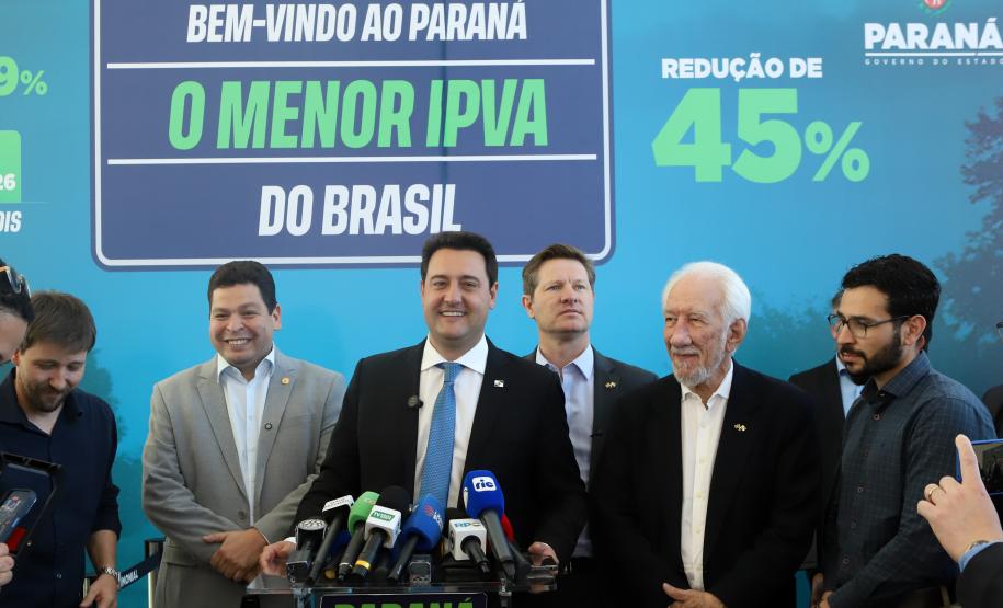 Ratinho Junior sanciona lei que reduz IPVA no Paraná e garante menor alíquota do Brasil