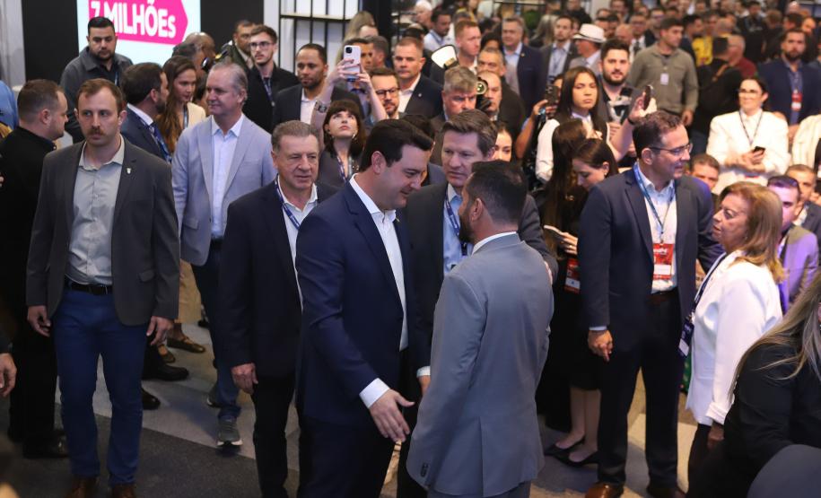 Sinaliza Paraná: governador libera R$ 100 milhões para sinalização viária das cidades