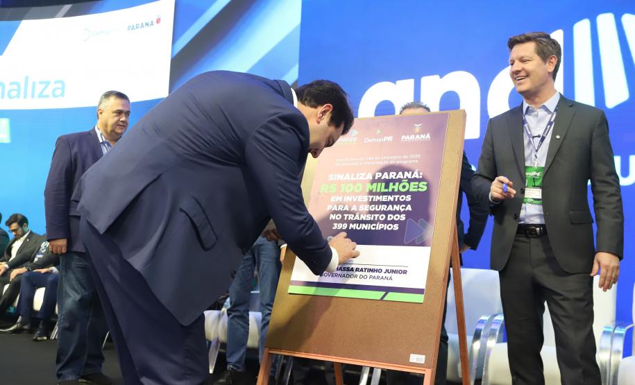Sinaliza Paraná: governador libera R$ 100 milhões para sinalização viária das cidades