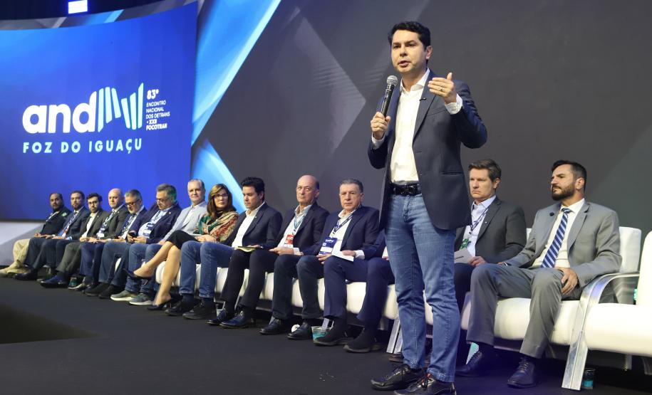 Sinaliza Paraná: governador libera R$ 100 milhões para sinalização viária das cidades