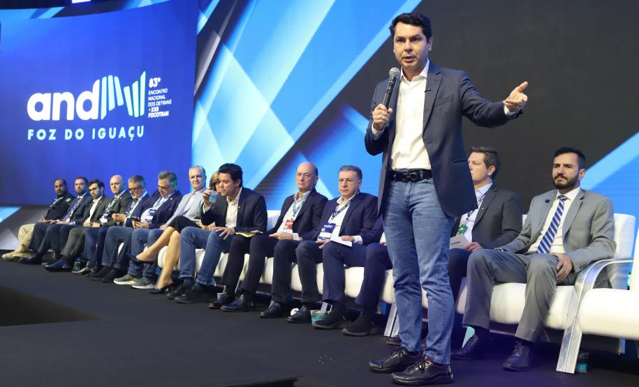 Sinaliza Paraná: governador libera R$ 100 milhões para sinalização viária das cidades