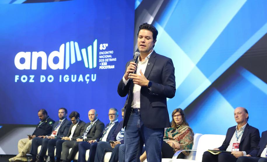 Sinaliza Paraná: governador libera R$ 100 milhões para sinalização viária das cidades