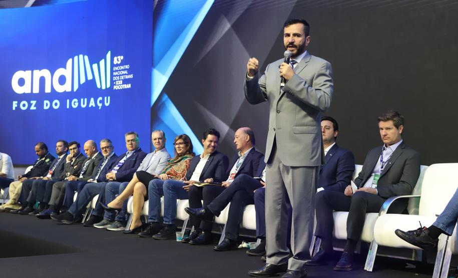 Sinaliza Paraná: governador libera R$ 100 milhões para sinalização viária das cidades