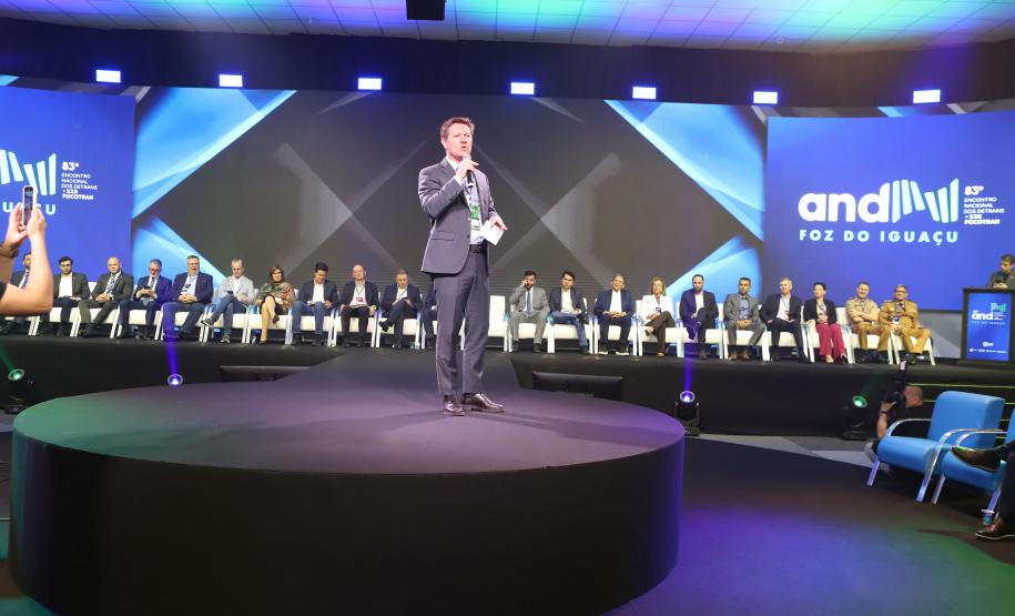 Sinaliza Paraná: governador libera R$ 100 milhões para sinalização viária das cidades