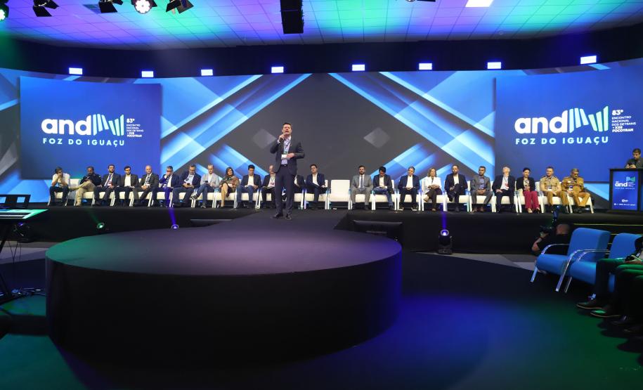 Sinaliza Paraná: governador libera R$ 100 milhões para sinalização viária das cidades