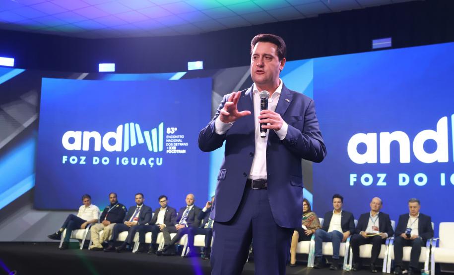 Sinaliza Paraná: governador libera R$ 100 milhões para sinalização viária das cidades