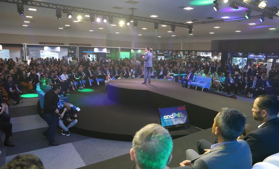 Sinaliza Paraná: governador libera R$ 100 milhões para sinalização viária das cidades