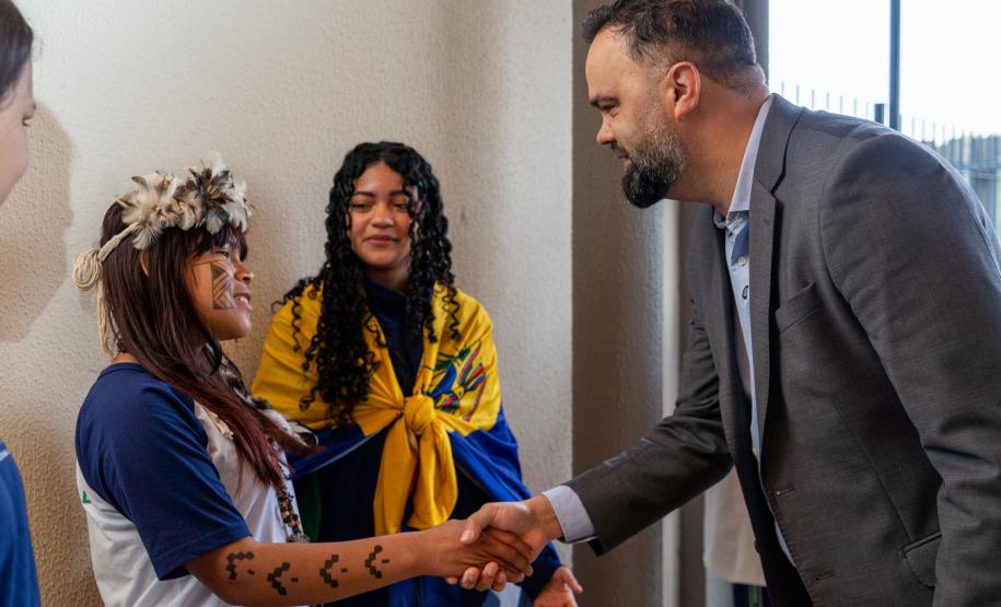 R$ 30 milhões: Estado entrega lava-louças e equipamentos para cozinhas de escolas estaduais