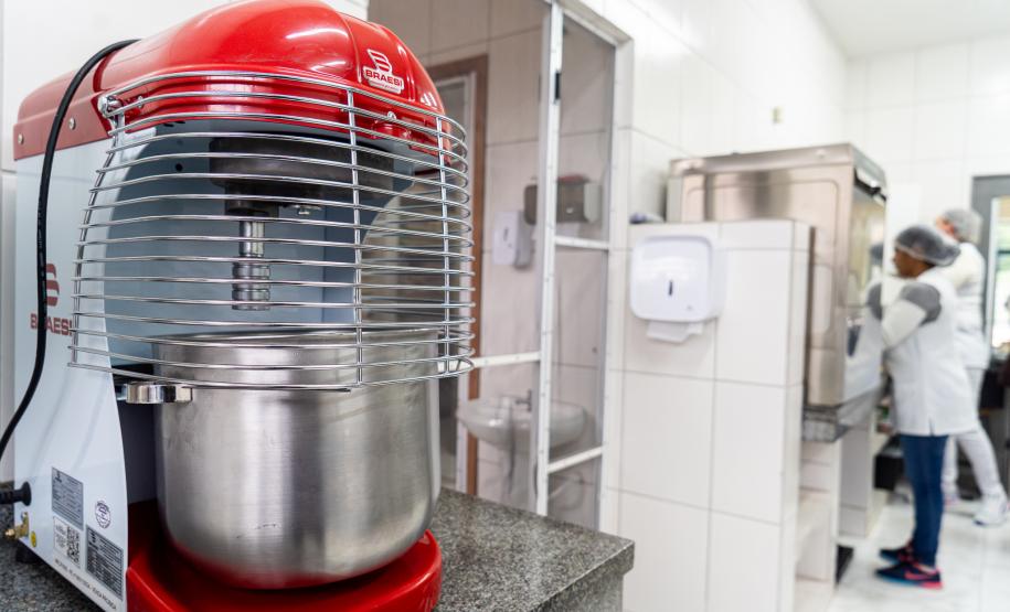 R$ 30 milhões: Estado entrega lava-louças e equipamentos para cozinhas de escolas estaduais