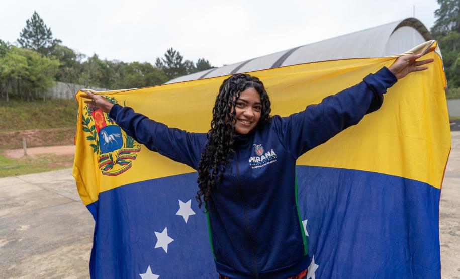 R$ 30 milhões: Estado entrega lava-louças e equipamentos para cozinhas de escolas estaduais