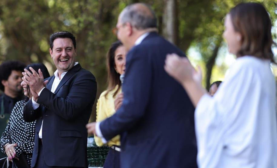 Curadores e colecionadores de arte comemoram criação do Centre Pompidou Paraná