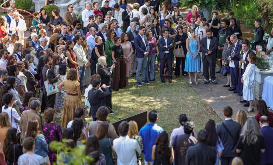 Curadores e colecionadores de arte comemoram criação do Centre Pompidou Paraná