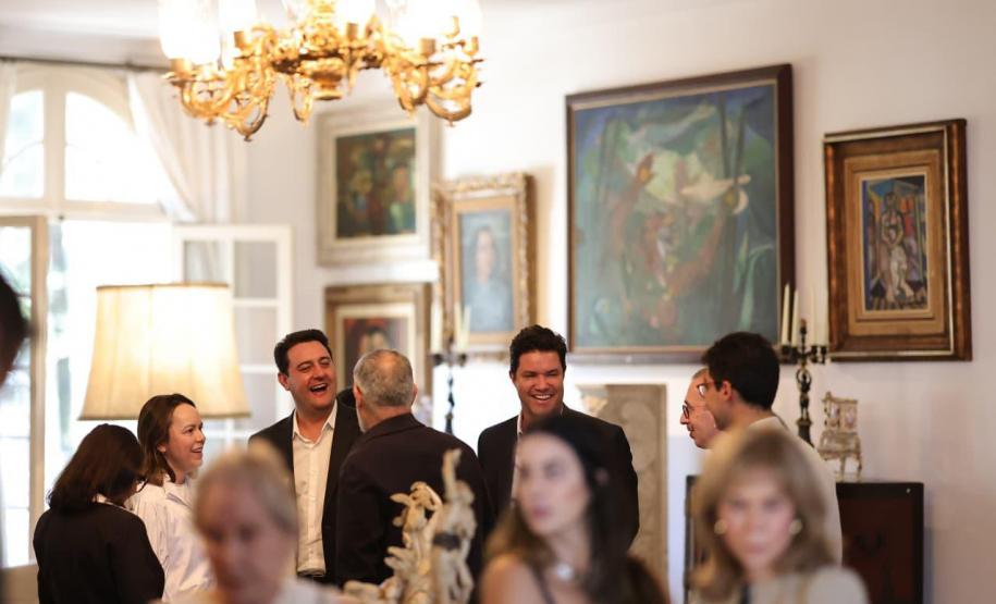 Curadores e colecionadores de arte comemoram criação do Centre Pompidou Paraná