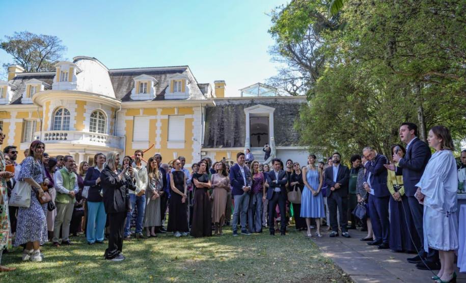 Curadores e colecionadores de arte comemoram criação do Centre Pompidou Paraná