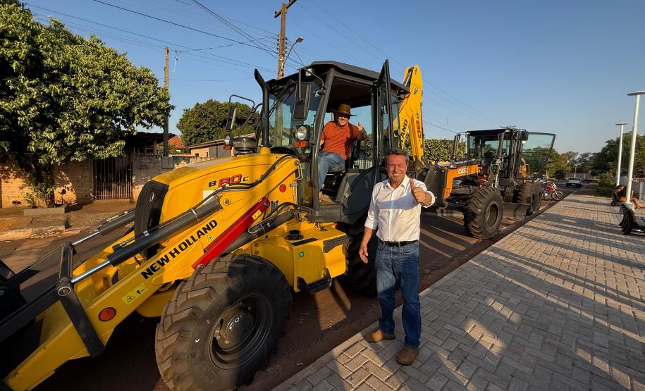 Estado assina convênios com 396 municípios e começa a entregar máquinas para melhorar estradas rurais