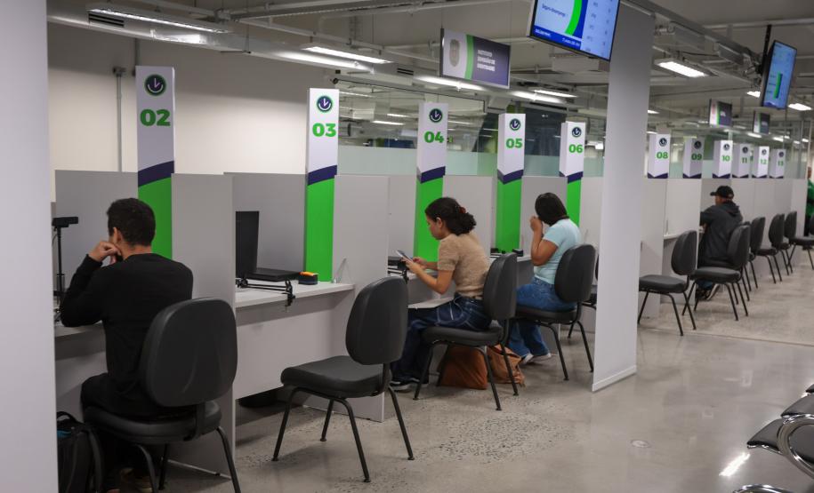 Cohapar oferta serviços e atendimento a quem tem financiamento no Poupatempo