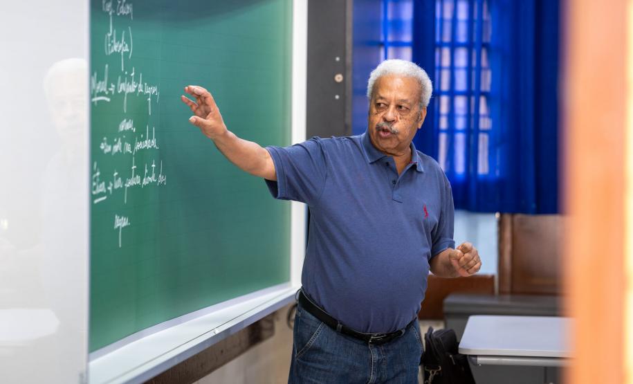 Paraná celebra Dia do Professor com apoio na formação, intercâmbios e quadro reforçado