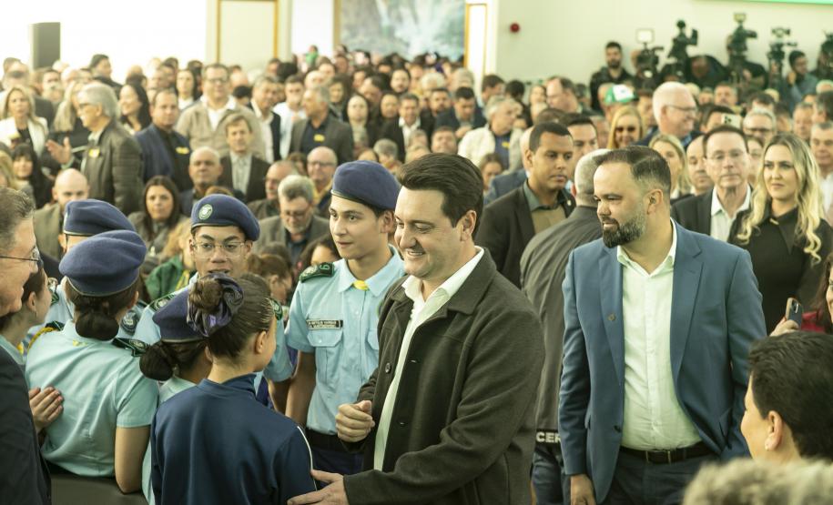 Estado apoiará municípios na implementação de inglês e robótica no Ensino Fundamental I