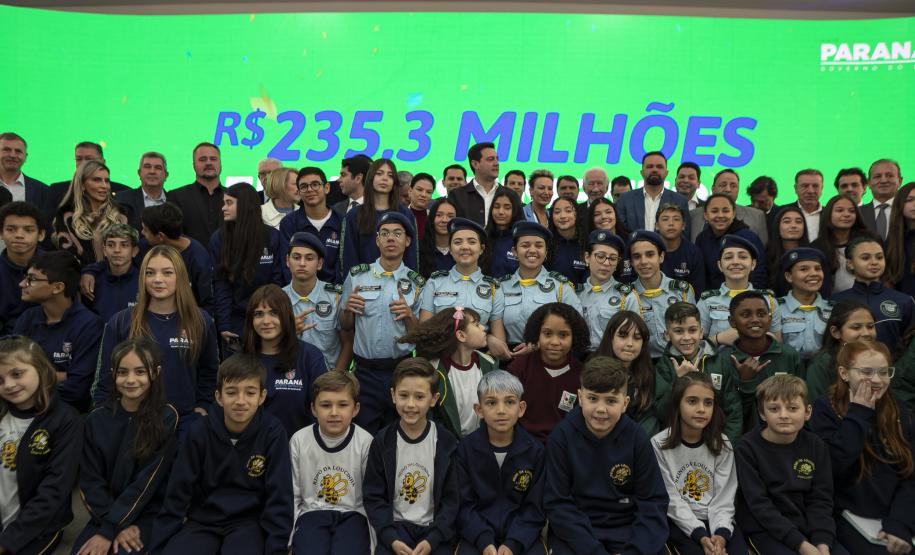 Estado apoiará municípios na implementação de inglês e robótica no Ensino Fundamental I