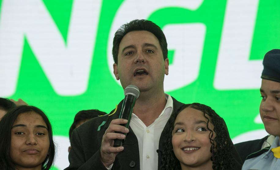 Estado apoiará municípios na implementação de inglês e robótica no Ensino Fundamental I