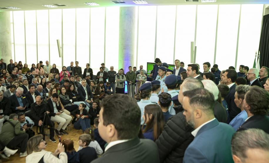 Estado apoiará municípios na implementação de inglês e robótica no Ensino Fundamental I